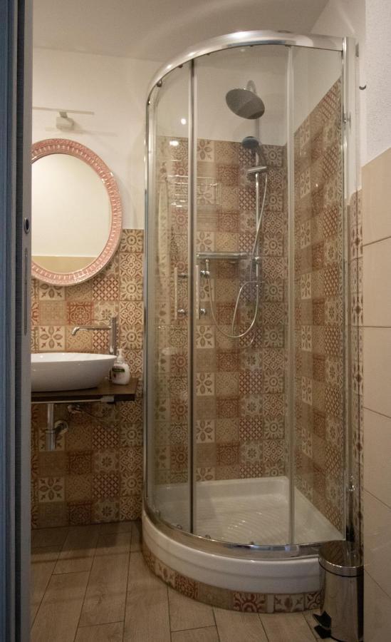 Un Posto Al Sole Bed & Breakfast Molino Nuovo  Eksteriør bilde