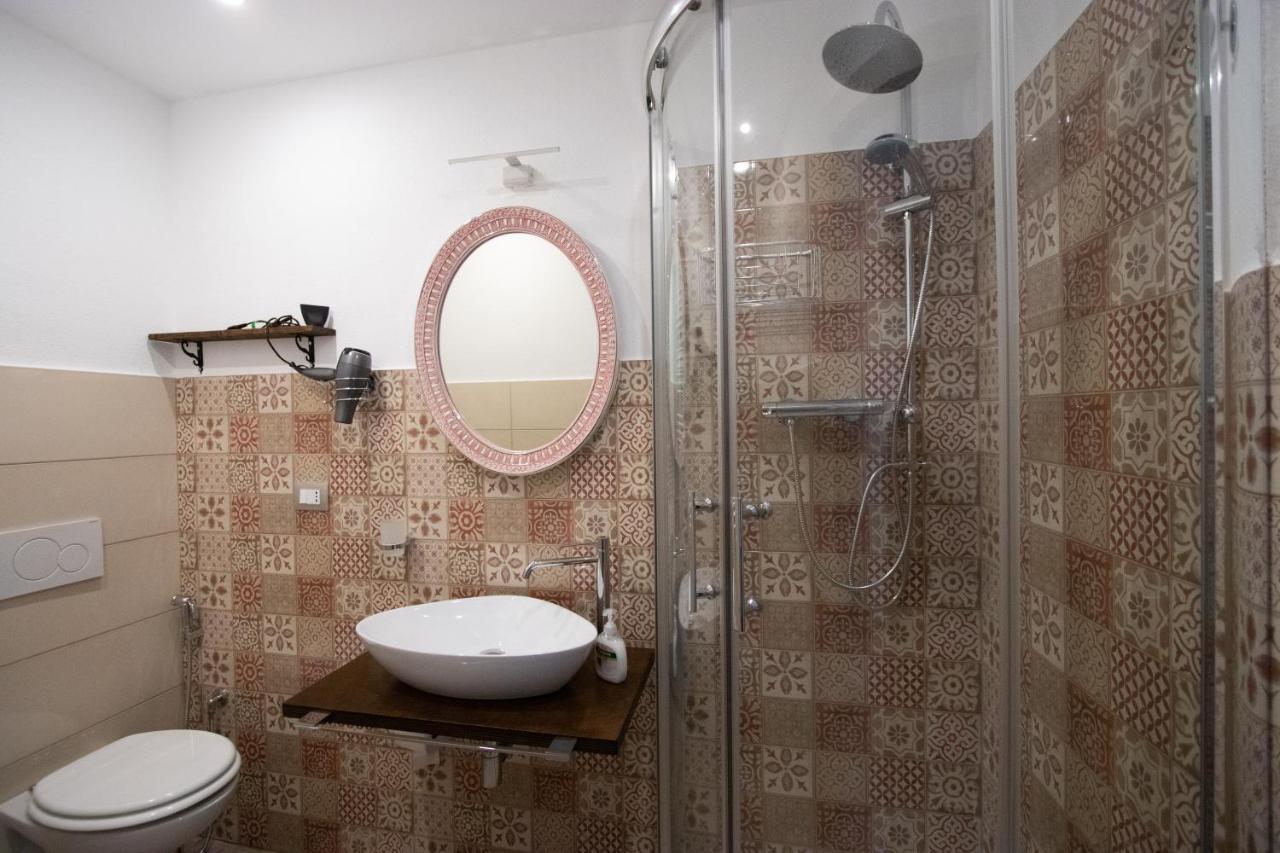 Un Posto Al Sole Bed & Breakfast Molino Nuovo  Eksteriør bilde